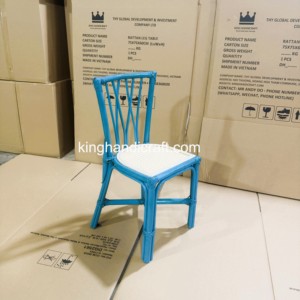 Chaises en rotin faites à la main pour enfants, idéales pour la location événementielle, les anniversaires, les mariages, les cabines photo et la décoration de lieux de fête - Product Image 5