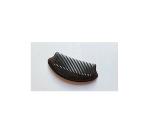 Peine de cuerno de búfalo natural duradero para hombres, para el cuidado de la barba y el bigote, reducción de electricidad estática, accesorio de lujo hecho a mano - Product Image 1