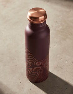 Botella de Cobre Puro con Recubrimiento de Esmalte y Diseño de Logotipo Personalizado, Base de Ciruela, Líneas de Contorno, Patrón Ayurvédico, Bebedero para Bienestar, OEM ODM - Product Image 5