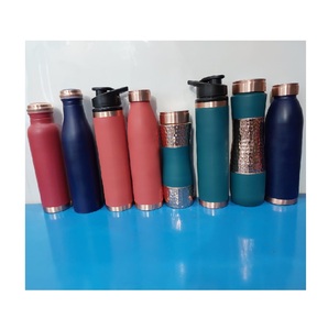 Elegante botella de agua de cobre diseñada para apoyar un estilo de vida saludable en casa, la oficina, el gimnasio y las rutinas de viaje al aire libre. - Product Image 3
