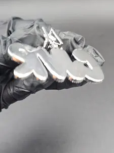 Colgante con letra personalizada, chapado en oro blanco de 14 quilates, moissanita real de corte redondo de 3 quilates - Product Image 6