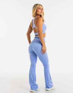 Conjunto de Yoga de 2 Piezas Azul Claro, Top Corto con Cuello en V Profundo, Leggings Largos de Cintura Alta, Sin Costuras, con Recortes, Spandex, Poliéster - Product Image 2