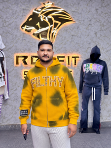 Sudadera con capucha y cremallera para hombre, estilo urbano oversize, de forro polar, con pedrería, diseño de logotipo frontal y estampado tie-dye amarillo y verde - Product Image 2