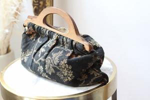 Sac à main de luxe en bois de qualité supérieure pour mariage, fabriqué en Inde, et sac à vêtements de nouvelle conception de la meilleure qualité. - Product Image 6
