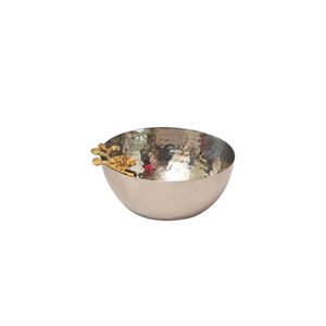 Bol de service en acier inoxydable martelé argenté de qualité supérieure, fait main, avec motif floral en laiton doré, pour la décoration de table d'hôtel. - Product Image 1
