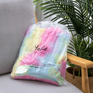 Coperta in Finta Pelliccia Arcobaleno Super Morbida 51"x63", Spessa e Lavorata a Maglia, per Arredamento Invernale - Pelliccia Lunga e Soffice, Solo Ritiro in Negozio - Product Image 1