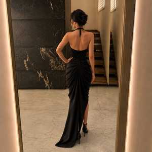 Robe de soirée longue en satin à sequins, col licou, sans bretelles, coupe fourreau naturelle, fente haute, de créateur sur mesure, pour bal de promo et cocktail - Product Image 3