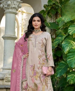 Traje Plazzo sin Brillo con Costuras Decorativas, Adornos de Cordoncillo y Lentejuelas para Fiestas Indias y Pakistaníes, Bodas y Diwali - Product Image 6