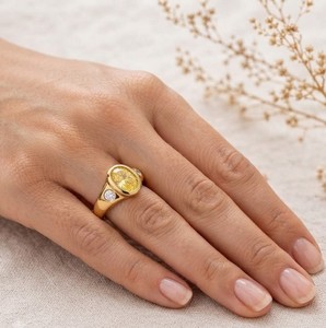 เพชรทรงรีและทรงกลมสีเหลือง ผลิตในห้องปฏิบัติการ คลาสสิก ทองคำแท้ 10K 14K 18K สีทองคำขาว ความใส DEF ระดับ VVS พร้อมขอบตัวเรือนแบบ Bezel Setting เครื่องประดับชั้นดี - Product Image 6