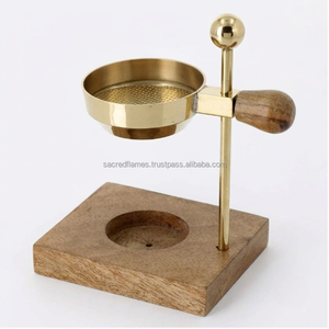 Brûleur en résine et laiton tressé fait main avec base en bois de manguier, réglable en hauteur, pour bougies chauffe-plat et charbon de bois, vente en gros - Product Image 4