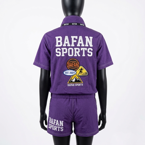 Conjunto Corto de Chaqueta Cortavientos Morada para Mujer, Premium, 120 GSM, Poliéster Taslon, con Cierre y Logotipo Personalizado - Product Image 3