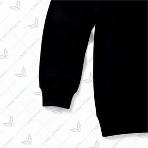 Sudadera con Capucha Unisex Negra Sólida con Logotipo Personalizado, Sudadera con Capucha de Forro Polar de Algodón Suave, Ecológica, Diseño Limpio y Moderno - Product Image 5