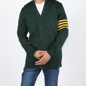 Cardigan personnalisé pour homme, vert foncé, en acrylique tricoté avec rayures jaunes, col en V, pull décontracté pour homme et femme, coupe ample - Product Image 1
