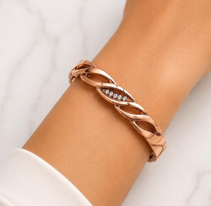 Bracelet en cuivre torsadé avec accent en strass, durable, sans produits chimiques, écologique, accessoires bio-énergétiques - Product Image 1