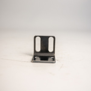 AMT VINA Fabrication sur mesure OEM ODM en acier inoxydable, usinage CNC de précision, support en L multi-trous en tôle, fabriqué selon les dessins CAO - Product Image 3