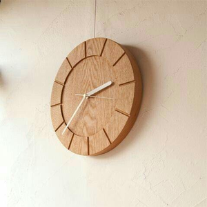 Horloge murale en bois Art Déco de luxe pour salon, mouvement mécanique, taille et couleur personnalisables - Product Image 1