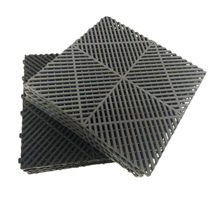 Dalles de sol modulaires antidérapantes en polypropylène pour intérieur et extérieur, idéales pour piscines, garages et douches, revêtement de sol en vinyle - Product Image 1