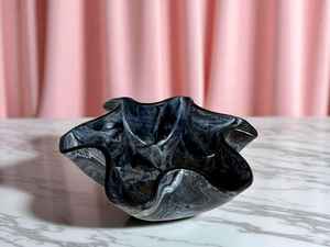 Tazón pequeño negro hecho a mano con diseño de geoda de resina epoxi, tazón para servir, regalo de inauguración de casa, decoración del hogar - Product Image 3