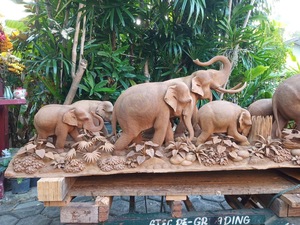 Sculpture d'éléphant en bois, artisanale, style Art déco, ornement autoportant, imperméable, décoration de jardin et de parc, toutes saisons - Product Image 1