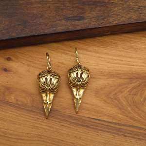 Boucles d'oreilles Crâne de Corbeau, Bijoux Gothiques Oiseaux, Pendantes Corbeau Argentées et Dorées, Style Sorcière, Cadeau d'Halloween - Product Image 3