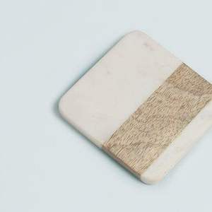 Sous-verres en marbre design avec base en bois pour une décoration contemporaine de cuisine et de bar - Product Image 3