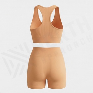 Ensemble de yoga deux pièces respirant et écologique pour femme, grande taille, avec short et haut, idéal pour la course, la gym et le fitness, avec logo avant - Product Image 2