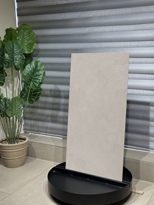 Carrelage en céramique KENSINGTON NATURAL SILVER de qualité supérieure, finition mate, revêtement mural et de sol de luxe, intérieur moderne, disponible à la vente - Product Image 5