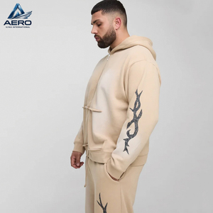 Conjunto Deportivo Personalizado para Hombre, Sudadera con Capucha Beige Deslavada, Pantalones Deportivos Anchos con Estampado Tribal, 2 Piezas - Product Image 1