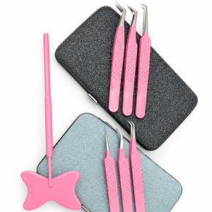 Ensemble de pinces à cils roses avec embouts de précision, étui de rangement et support pour outils à cils pour artistes professionnels - Product Image 6