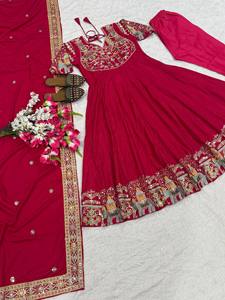 Hermoso traje Anarkali de diseñador para fiestas, en un nuevo y elegante estilo. - Product Image 5