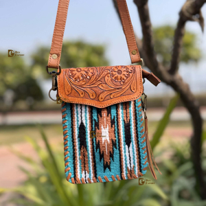 Bolso de cuero de Jacquard Real para teléfono, bolso ligero de tamaño pequeño, bandolera, bolsa de sillín azteca, diseño tallado a mano - Product Image 1