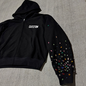 Fabricants de vêtements streetwear – Sweat à capuche zippé personnalisé avec logo, noir, 500-600 g/m², coupe ample et courte, avec strass, pour homme - Product Image 3