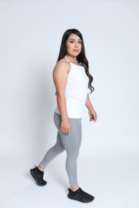 Ensemble d'entraînement respirant et léger à séchage rapide pour femme, avec soutien-gorge de sport et de yoga sans couture et logo positionné sur le devant de la taille - Product Image 2