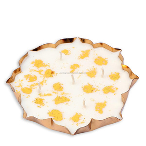 Lotus Candle Gift Set-Juego de 1 velas Urli florales perfumadas para regalos y decoración del hogar (Oudh & Vanilla) - Product Image 1