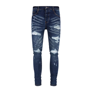 Jeans de hombre Amiry con parches de bandana, de mezclilla, de pierna recta, rasgados y desgastados, estilo vintage, de alta gama, personalizables al por mayor. - Product Image 2