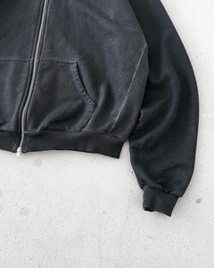 Sweat à capuche vintage délavé noir 300 g/m² en molleton bouclette français, style streetwear et gym, personnalisé par un designer, pour homme - Product Image 4