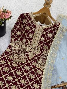 Ensemble pantalon en faux georgette épais avec broderie à points de chaînette et sequins, et dupatta entièrement cousu, tenue ethnique de soirée - Product Image 3