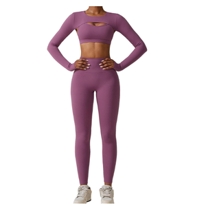 Vêtements de yoga pour femmes, tendance, nouvelle arrivée, qualité supérieure, sexy, ajustés, 3 pièces, ensembles de fitness pour la salle de sport, avec logo et couleur personnalisés - Product Image 1