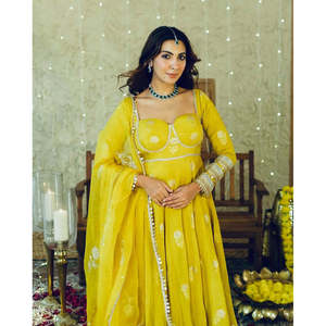 Vestido de Noche Anarkali de Diseñador con Dupatta para Fiestas - Incluye Vestido y Parte Inferior - Product Image 4