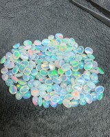 Opale d'Éthiopie de qualité supérieure, cabochon ovale – Opale de feu Welo naturelle, pierre brute pour bagues, pendentifs et bijoux personnalisés