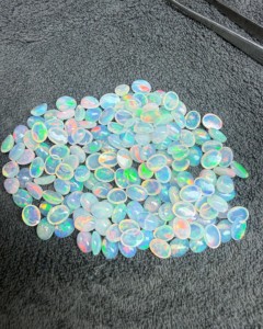 Opale d'Éthiopie de qualité supérieure, cabochon ovale – Opale de feu Welo naturelle, pierre brute pour bagues, pendentifs et bijoux personnalisés - Product Image 3