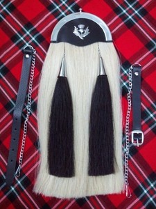 Esporran de pelo de caballo con punta metálica Thistle Cantle – Esporran tradicional escocés para kilt de las Tierras Altas - Product Image 2
