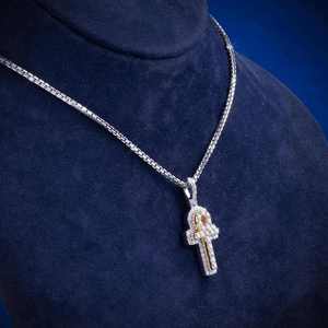 Colgante de Plata de Ley 925 con Incrustaciones de Diamantes Moissanite, Estilo Hip Hop, Cruz Ankh, para Hombre, Ideal para Bodas - Product Image 3