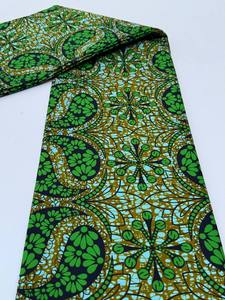 Tissu de pagne hollandais imprimé à la cire africaine de qualité supérieure avec des motifs lumineux idéal pour la création de vêtements traditionnels Kumasi - Product Image 3