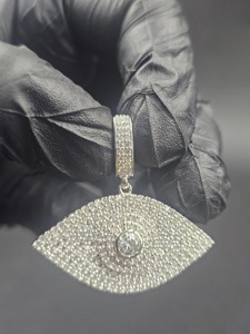 Colgante de lujo de plata 925 con diamantes de corte brillante redondo, joyería unisex para uso diario. - Product Image 5