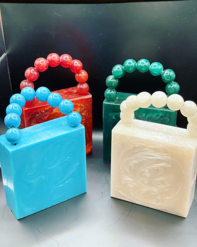 เช่นเดียวกับภาพ