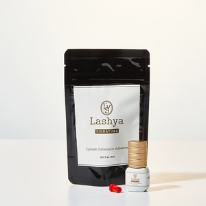 [Lashya] Signature 10 ml <b>Lash</b> Adhesive 1/ 2 s Dry Time Strong Hold Optimal Viscosity Signature <b>Lash</b> <b>Glue</b> - Product Image 3