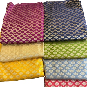 Tela de algodón brocado Jacquard de lujo, satén tejido intrincado con motivos florales tradicionales impresos para vestidos de saris Sherwanis - Product Image 1