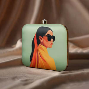 Elegante Bolso de Mano con Estampado de Retrato de Chica Glamour para Fiestas y Eventos Formales - Product Image 2