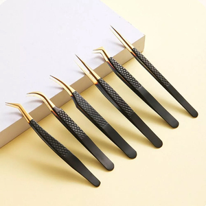 Ensemble de pinces à cils noires et pinces individuelles - Acier inoxydable, longueur 12 mm, pointe lisse, prise en main parfaite et durable - Product Image 1